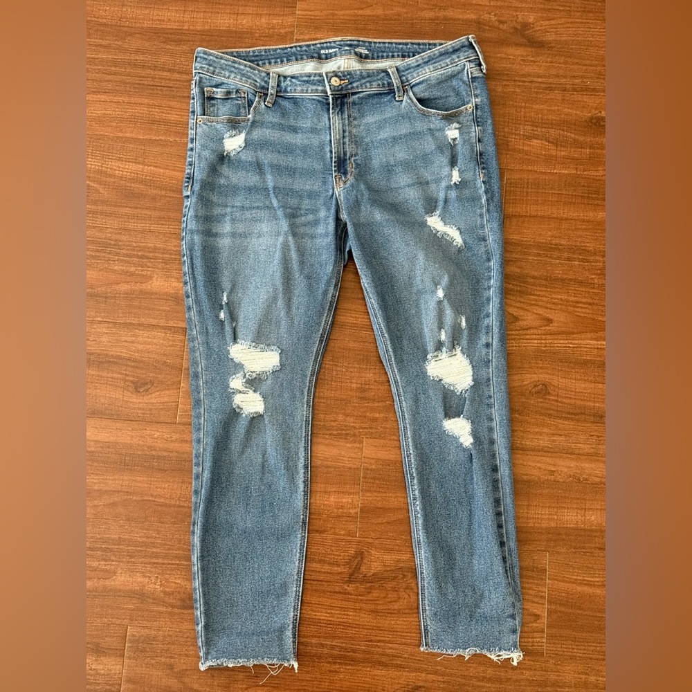 Distressed Mid Rise Skinny Jean Size 16